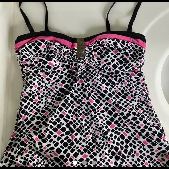 pink black and white tanki 2 piece swimsuit - Picture 1 of 3